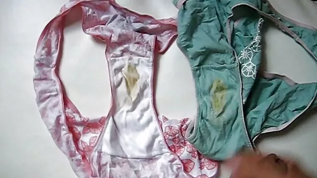 نوجوانان کانال سک30 خارجی شاخدار در رختخواب یافت می شوند