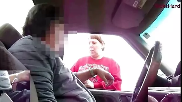 گربه سایت کانال تلگرام سکسی سیاه نژادی در حال خوردن