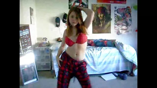 15942. آدریانا چچیک به شدت همه ما را پاشیده سایت کانال تلگرام سکسی است