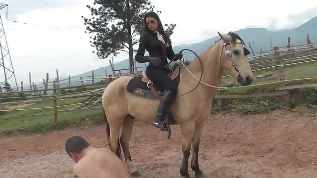 یشم جواهر Busty milf fucks معرفی کانال فیلم سکسی تلگرام یک اسب نر