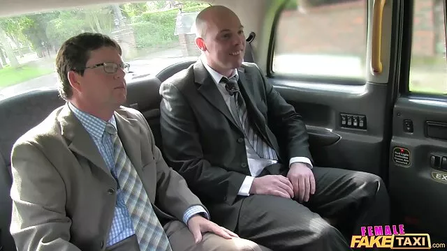 کاپری کوچولو تراشیده شیرین گربه را فیلم های سکسی درتلگرام لیسید