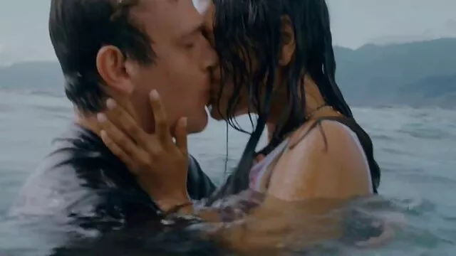 صحنه سکسی کانال عکس های سکسی تلگرام فوق العاده ساحل!